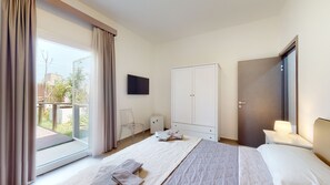 Comfort kamer | 1 slaapkamer, luxe beddengoed, pillowtop-bedden, een bureau