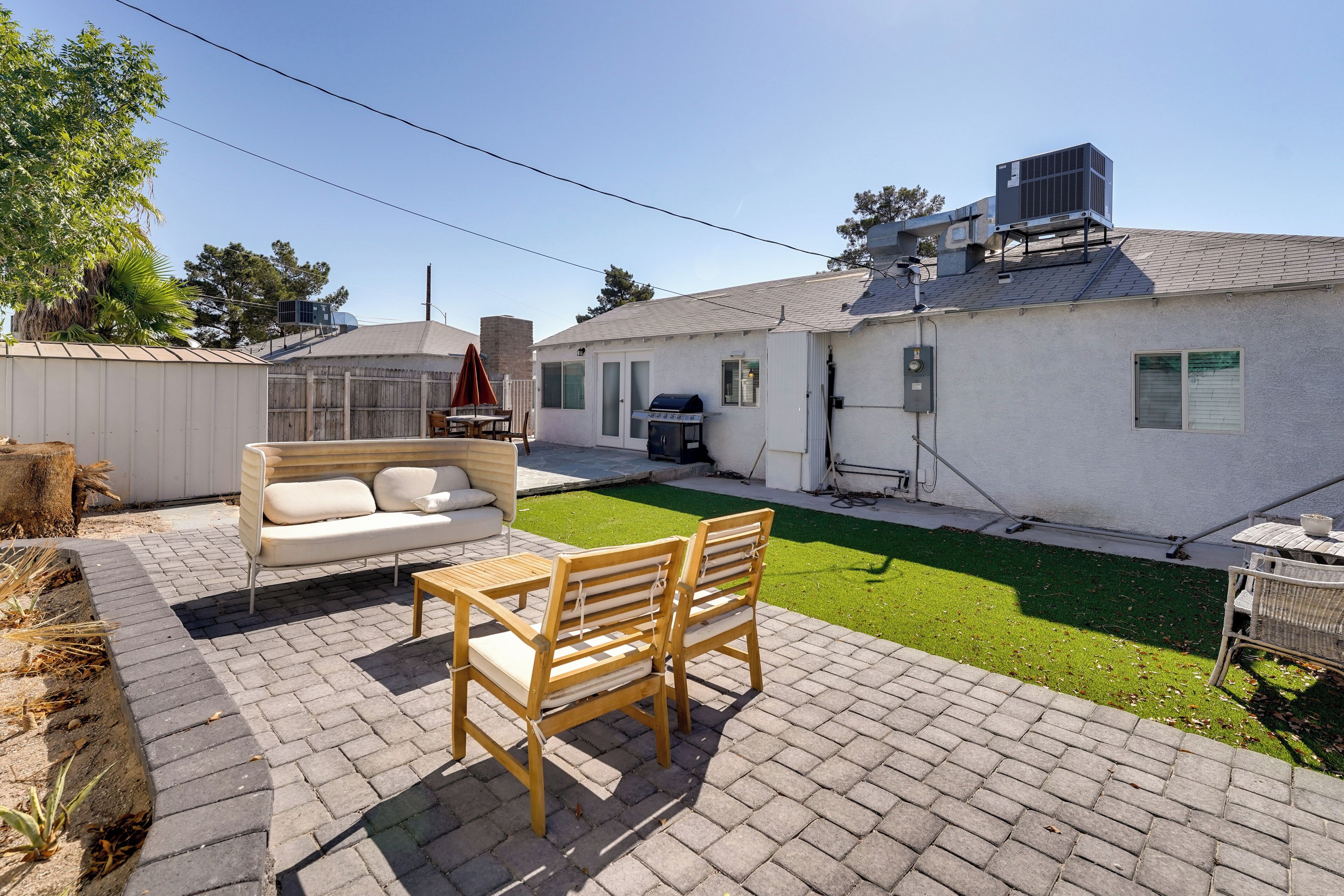 Las Vegas Retreat w/ Spacious Patio & Grill