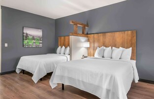 Premium Studio, 2 Queen Beds, Non Smoking, Refrigerator & Microwave | Iron/ironing board, free WiFi, bed sheets