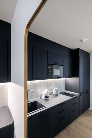 Fridge, microwave, coffee/tea maker, electric kettle