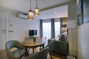 TV - Penthouse with terrace - Villar Suites by Cadiz4Rentals (Cádiz)