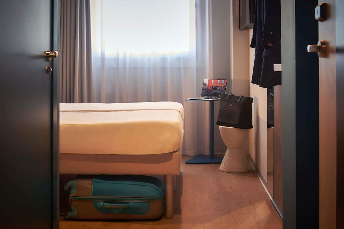 Chambre Standard, 2 lits une place | Rideaux occultants, chambres insonorisées, Wi-Fi gratuit, draps fournis