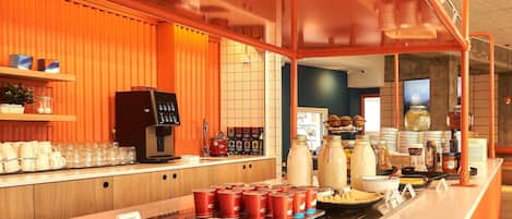 Kontinental frukost varje dag (EUR 6.50 per person)