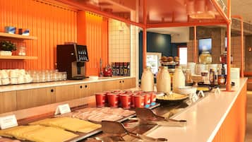 Petit déjeuner continental (7 EUR par personne)