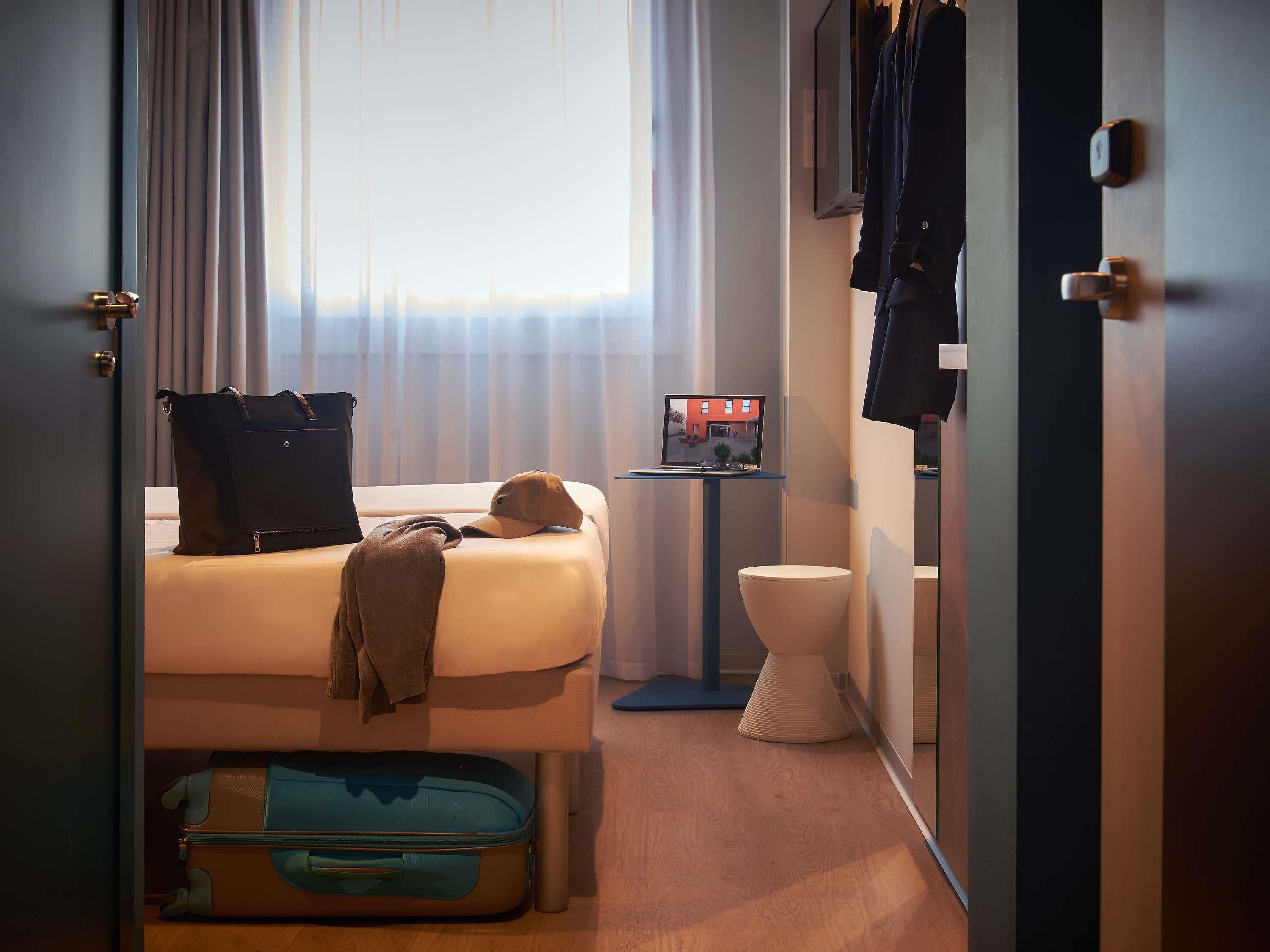 Standard Room (double bed and extra bed)