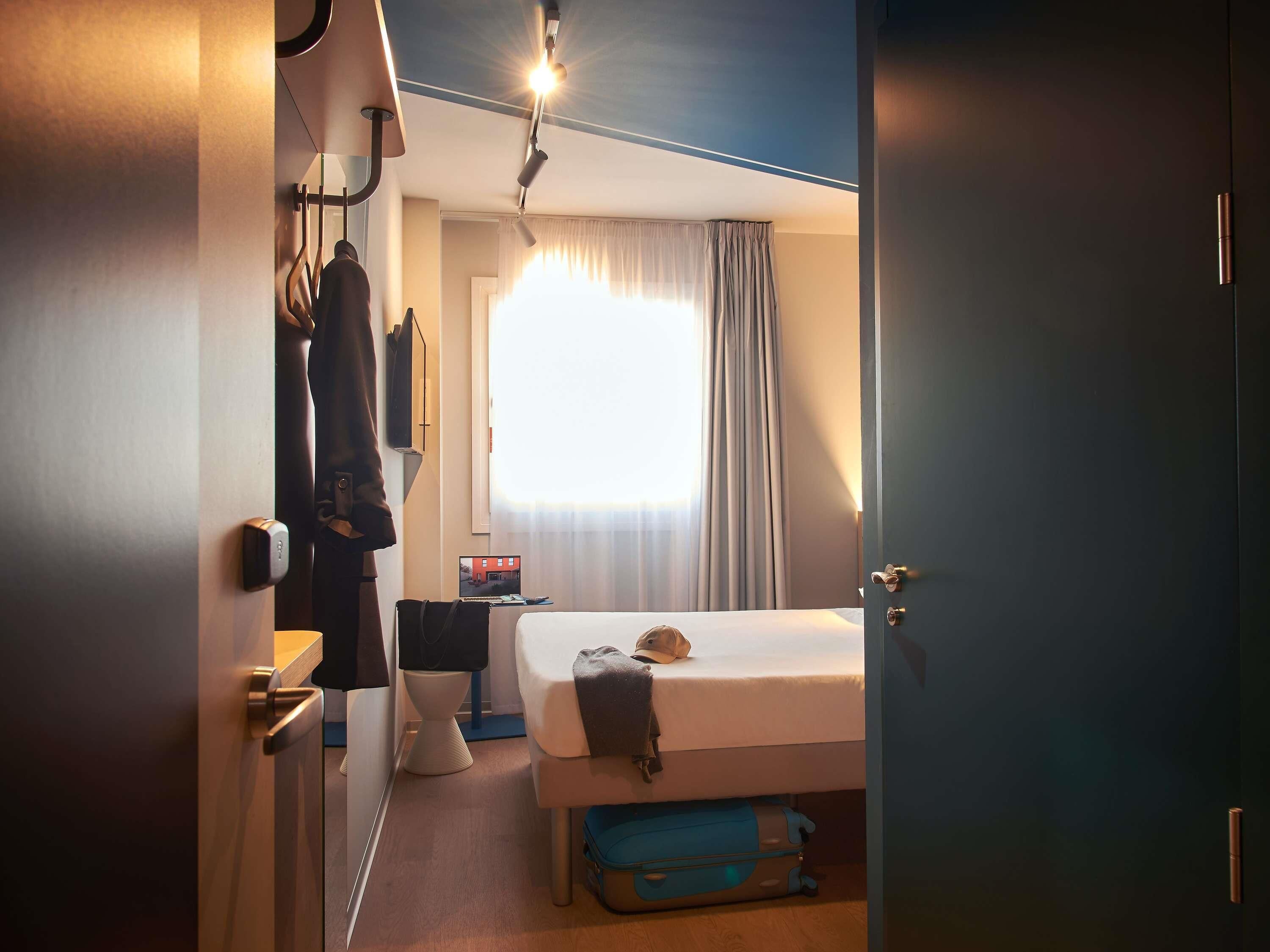 ห้องสแตนดาร์ด, เตียงใหญ่ 1 เตียง | ผ้าม่านกันแสง, ห้องเก็บเสียง, Wi-Fi ฟรี, ผ้าปูที่นอน