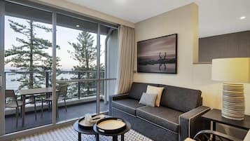 Apartamento, 1 quarto, vista para o oceano | Roupas de cama premium, edredons de pluma, camas com colchões pillow-top