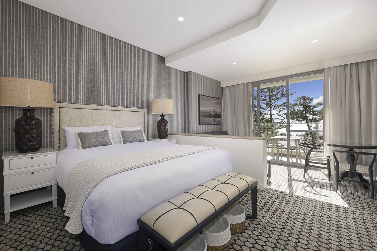 Studio, 1 Queen Bed, Ocean View | Premium bedding, down comforters, pillowtop beds, in-room safe