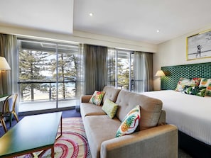 Classic Studio Ocean View, 1 Queen Bed | Premium bedding, down duvets, pillow-top beds, in-room safe