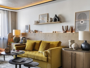 Premium bedding, pillowtop beds, in-room safe, desk