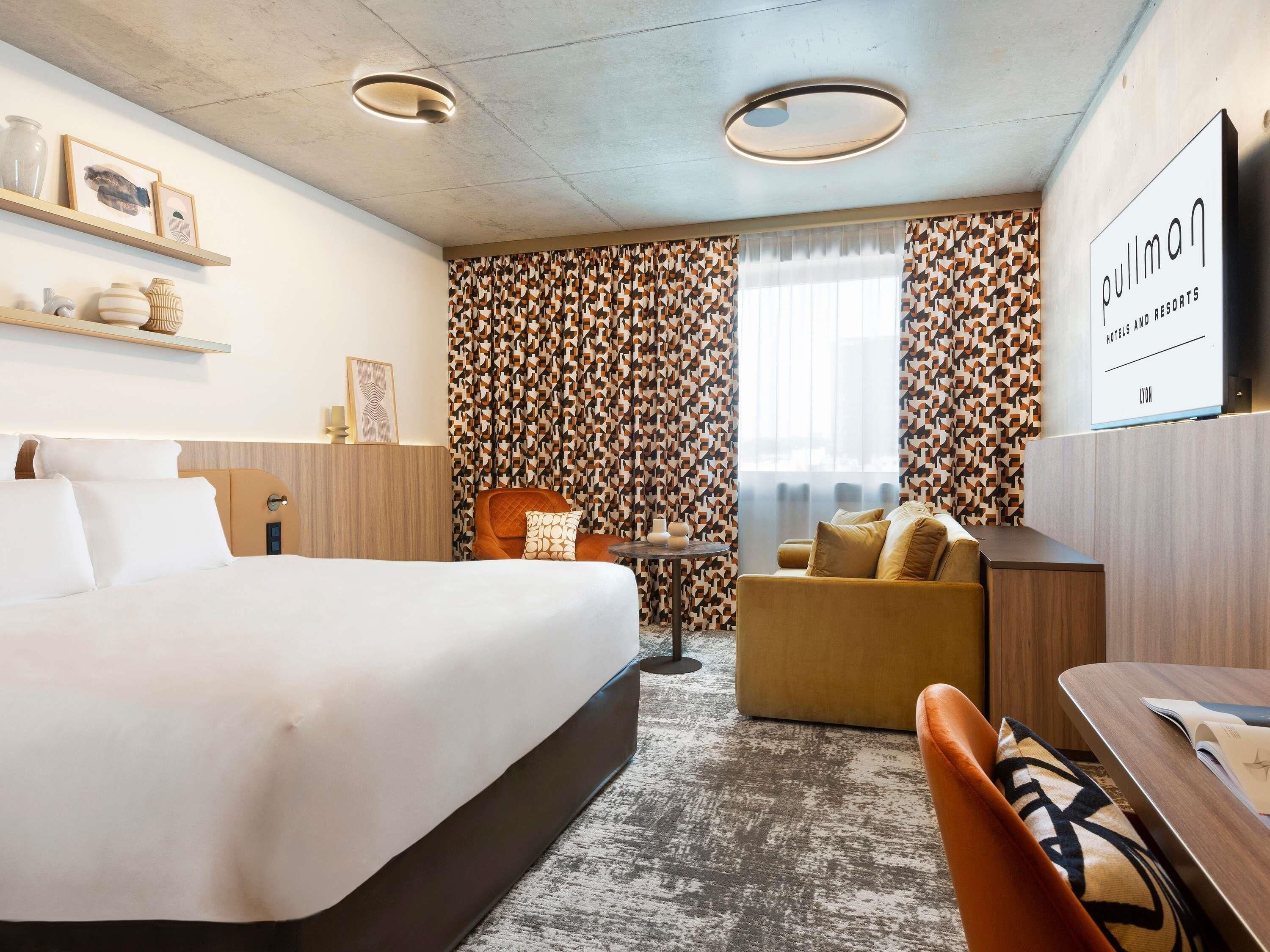 Hochwertige Bettwaren, Pillowtop-Betten, Zimmersafe, Schreibtisch