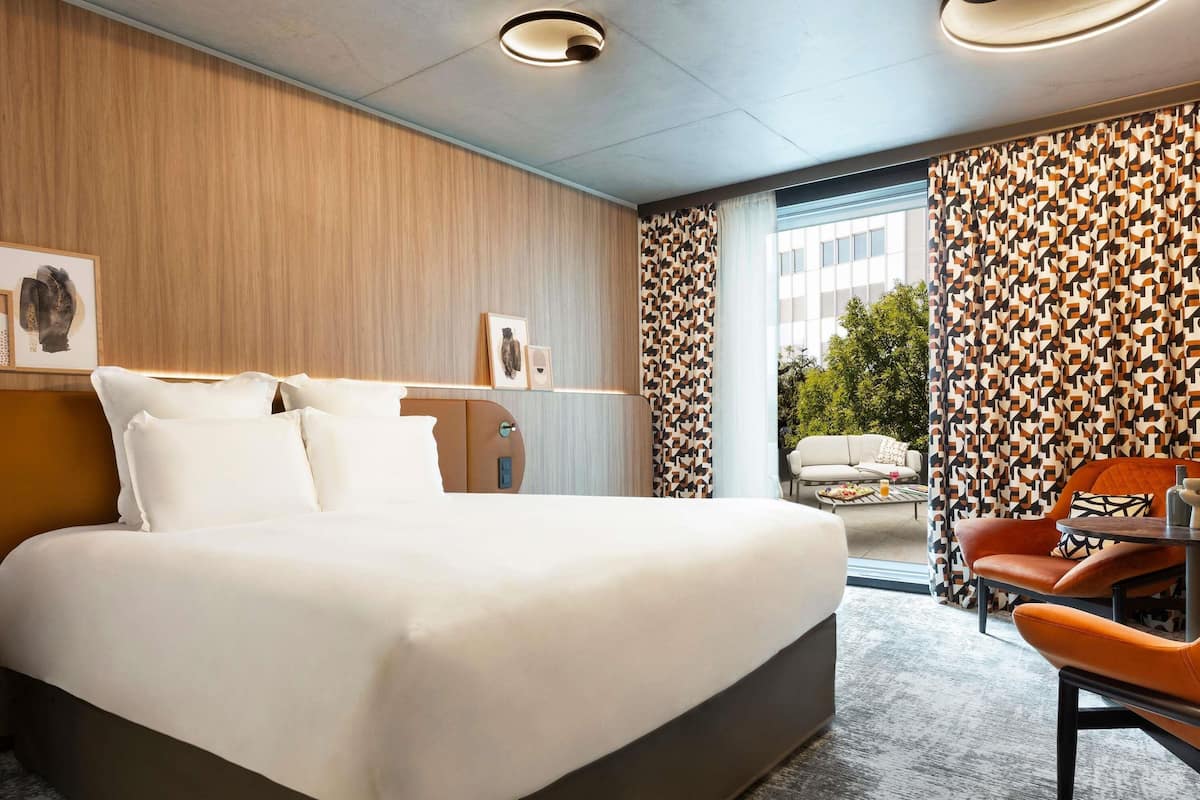 Premium bedding, pillowtop beds, in-room safe, desk