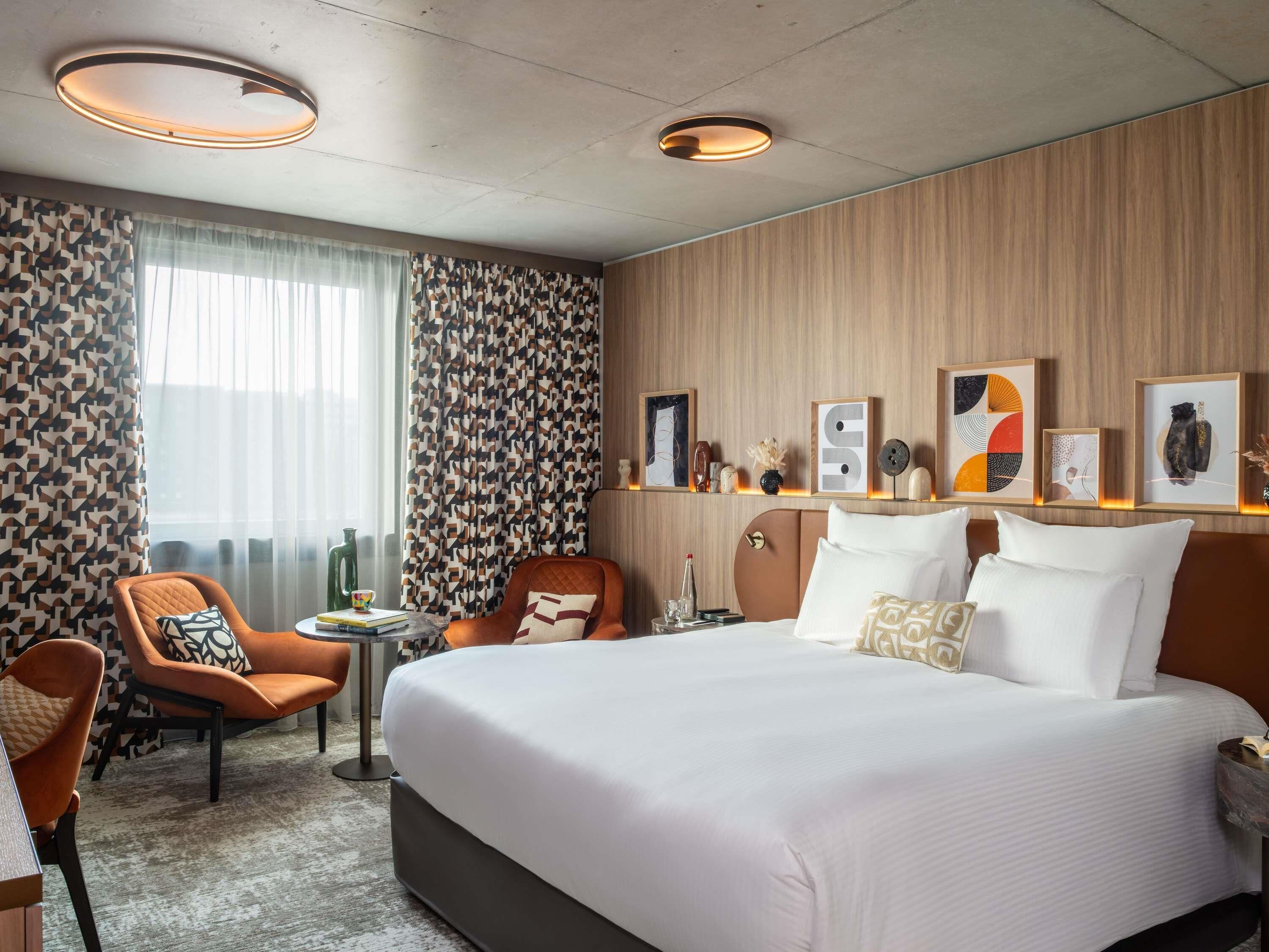 Premium bedding, pillowtop beds, in-room safe, desk