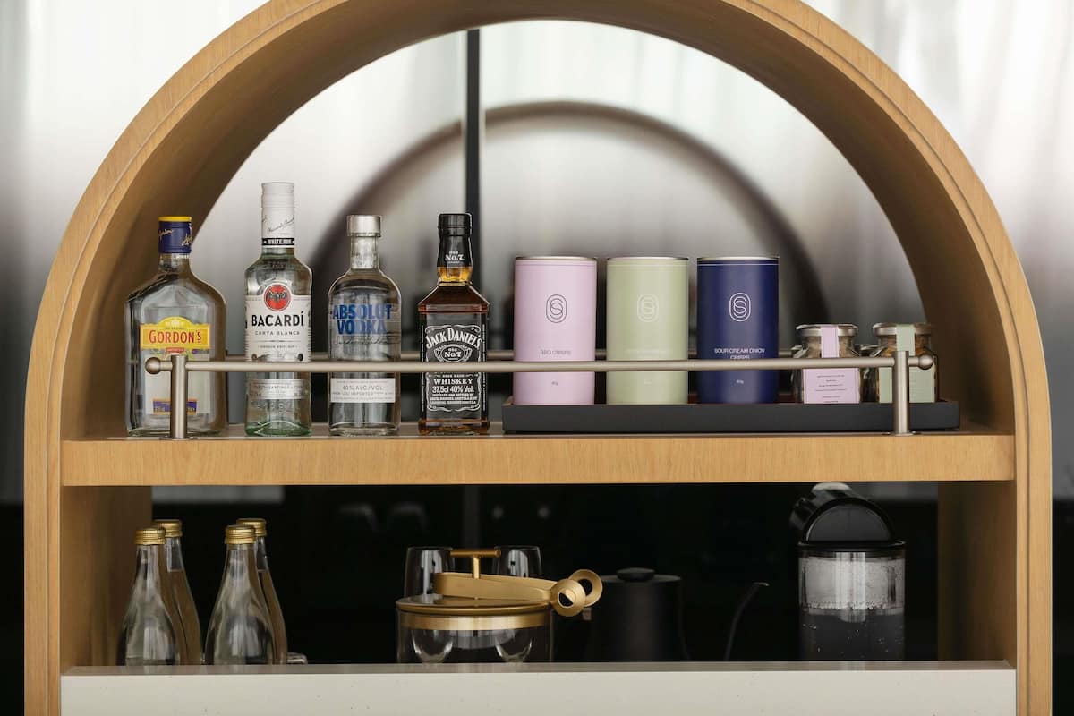 Ropa de cama de alta calidad, camas con efecto memoria y minibar