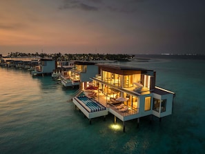 Three-Bedroom Ocean Water Pool Atelier
