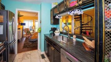 Condo, Multiple Beds, Patio, Garden View | Private kitchen | Fridge, microwave, oven, stovetop