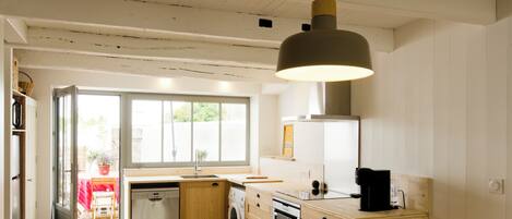 Microwave, oven, stovetop, dishwasher