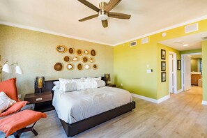 3 bedrooms, desk, iron/ironing board, free WiFi - 5th Floor Luxury Condo with Gulf Views and Steps from the Beach (Clearwater)