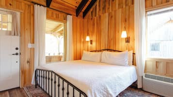 1 bedroom, travel crib, free WiFi, bed sheets