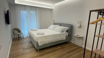 4 bedrooms, travel crib, free WiFi, bed sheets