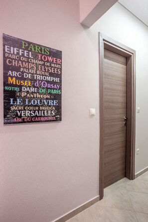 Interior - Be Queen By Socrates Junior Houses (Θεσσαλονίκη)