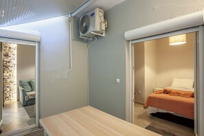 1 Schlafzimmer, Schreibtisch, Bügeleisen/Bügelbrett, WLAN