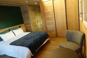 5 Schlafzimmer, Schreibtisch, Bügeleisen/Bügelbrett, kostenloses WLAN