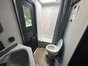 Handtücher, Toilettenpapier