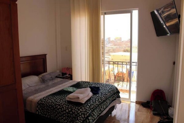 1 chambre, fer et planche à repasser, Wi-Fi, draps fournis