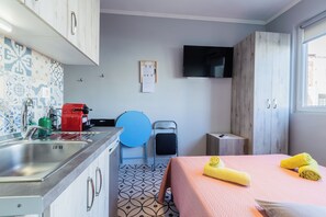 1 slaapkamer, een kluis op de kamer, een bureau, wifi