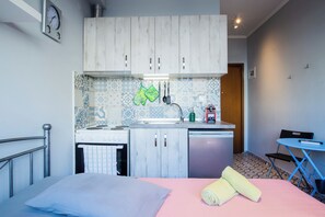 1 slaapkamer, een kluis op de kamer, een bureau, wifi