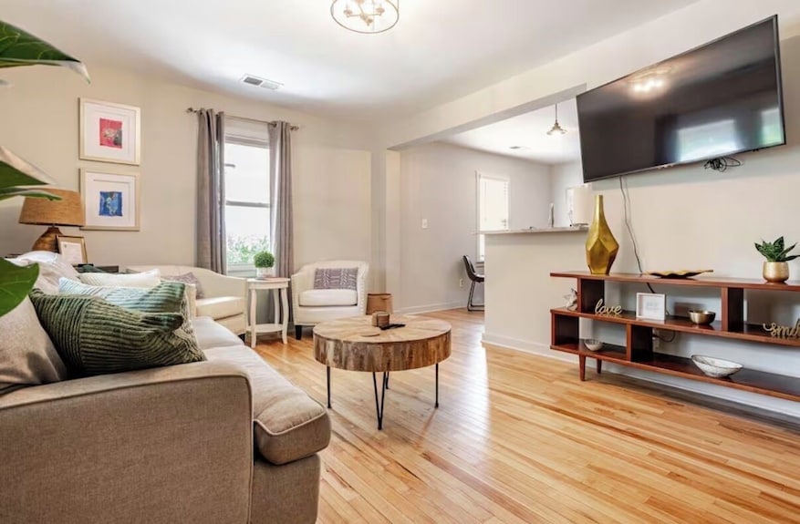 Charming Park Circle Bungalow With Screened Porch - 노스 찰스턴