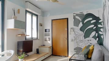 Smart TV, caminetto, impianto stereo