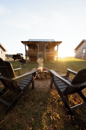 Creekside Cabin Near Waterfalls, Hiking, & Lake
