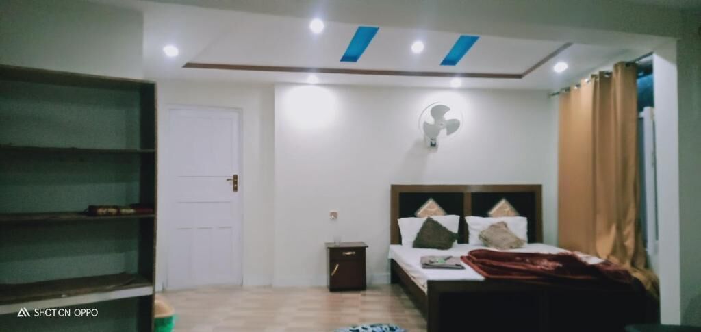 Deluxe Double Room | Iron/ironing board, free WiFi