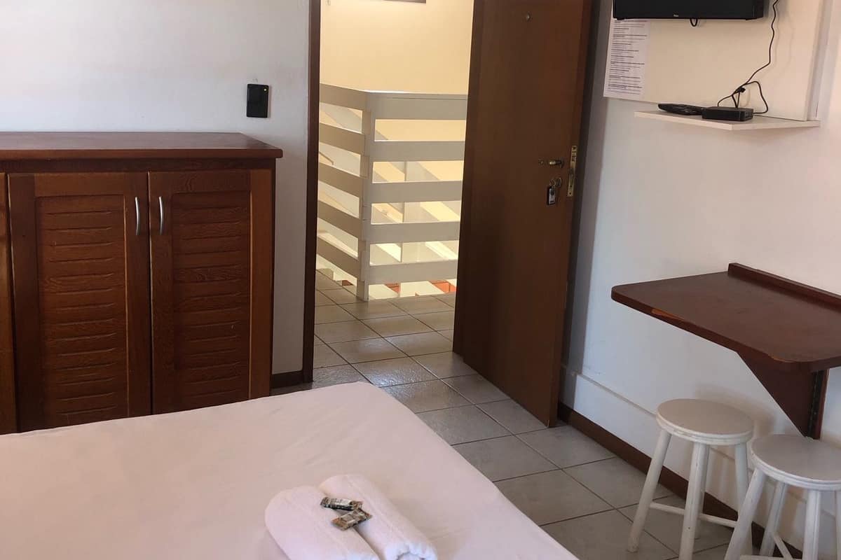 Caja de seguridad en la habitación, wifi gratis y ropa de cama
