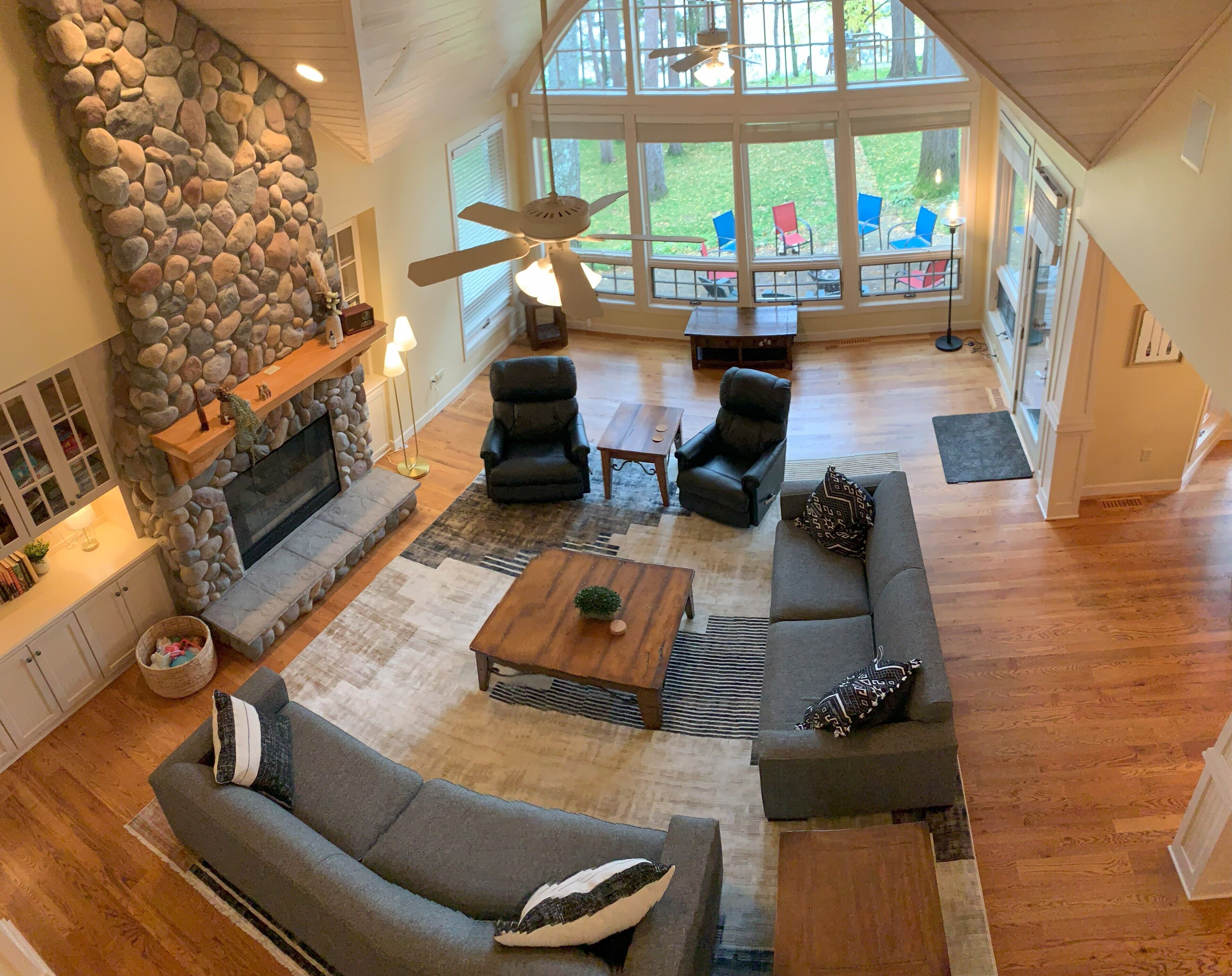 Smart TV, fireplace, books
