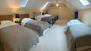 4 bedrooms, travel cot, WiFi, bed sheets - Beautiful lake home on Lower Whitefish, sauna at the lake, 5 min to Crosslake!  (Crosslake)