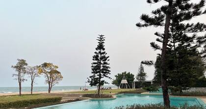 3 bedrooms house for 6-10 guests with 5mins walk to private beach