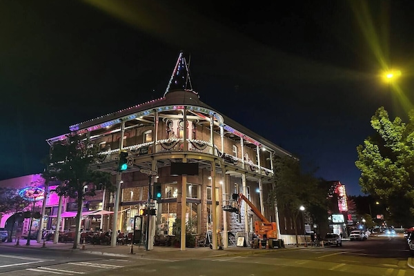 Downtown Flagstaff is charming and historic. Walk everywhere from the house