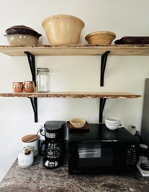 Fridge, microwave, oven, stovetop - Historic Rock House w/Hot Tub and Game Room Downtown next to NAU (Flagstaff,)