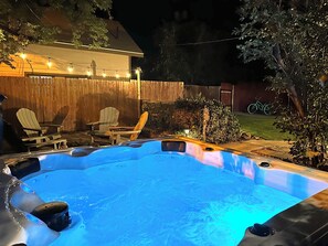 Outdoor spa tub - Historic Rock House w/Hot Tub and Game Room Downtown next to NAU (Flagstaff,)