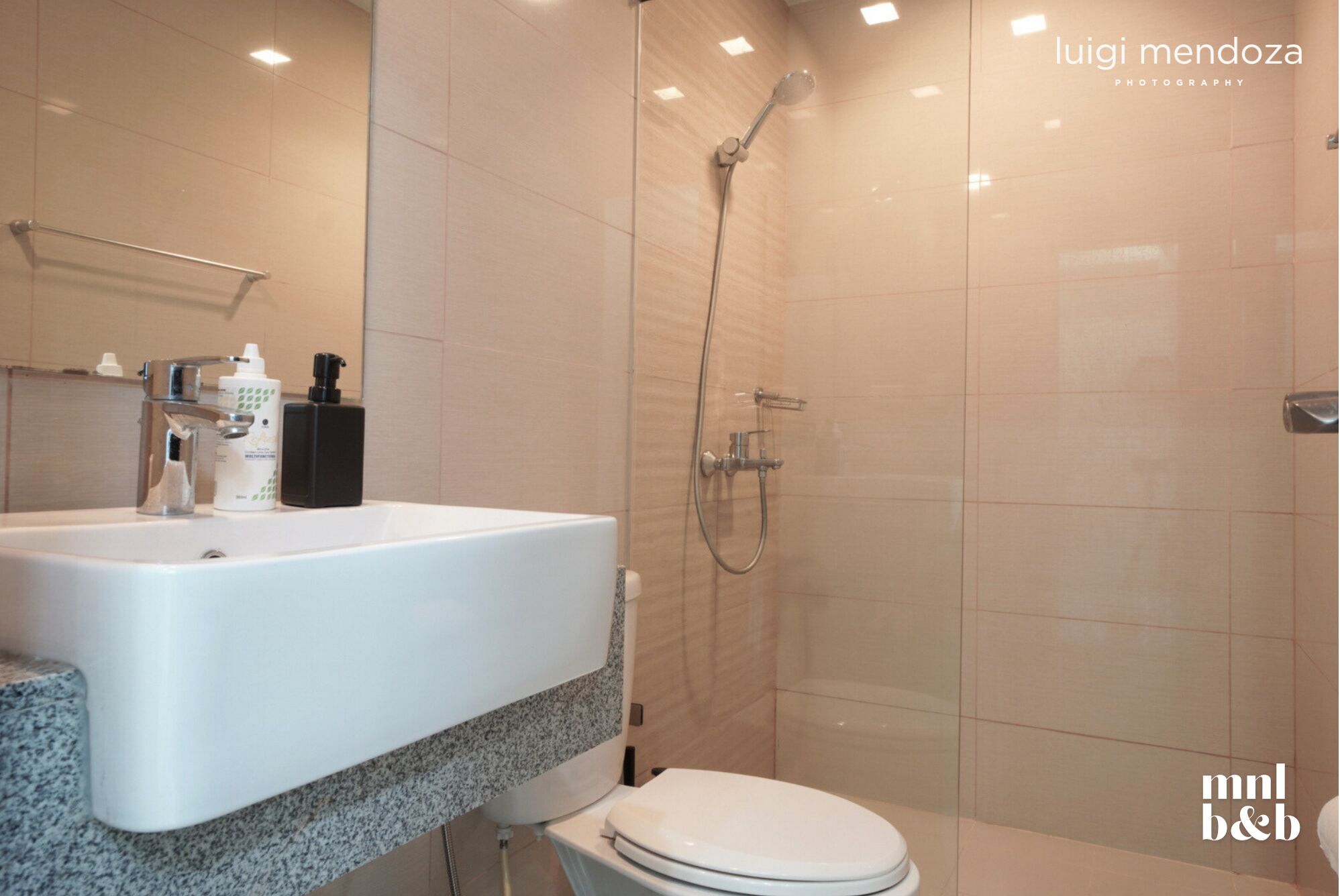 シャワー、ビデ、タオル、石鹸