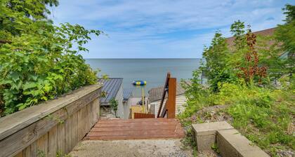 Cozy Irondequoit Home on Lake Ontario!