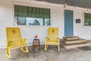 Exterior detail - 4 Bedroom Oasis - Middle of Downtown Lafayette!! (Lafayette)