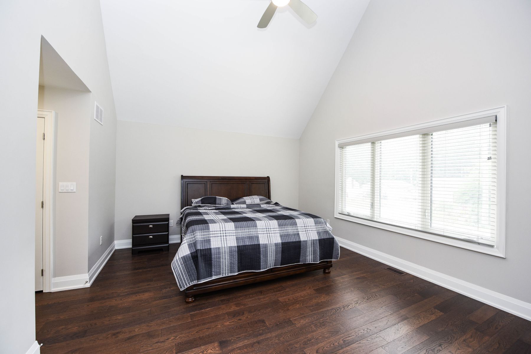 4 bedrooms, WiFi, bed sheets
