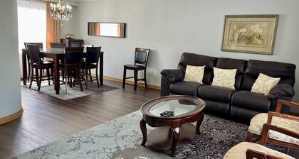 Etobicoke House close to Airport and other Amenities