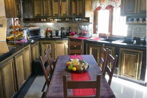 Dining - Palatial Mahoe Haven (Cas-en-Bas)