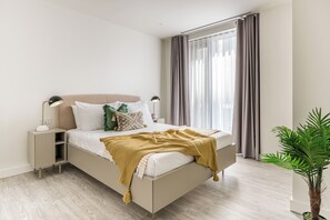 Apartment, 1 Queen Bed | Free WiFi - Urban Rest Stratford (London)