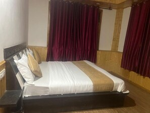 1 bedroom, WiFi, bed sheets - Norvin Homes- Double Room/ breakfast included (Fagu)